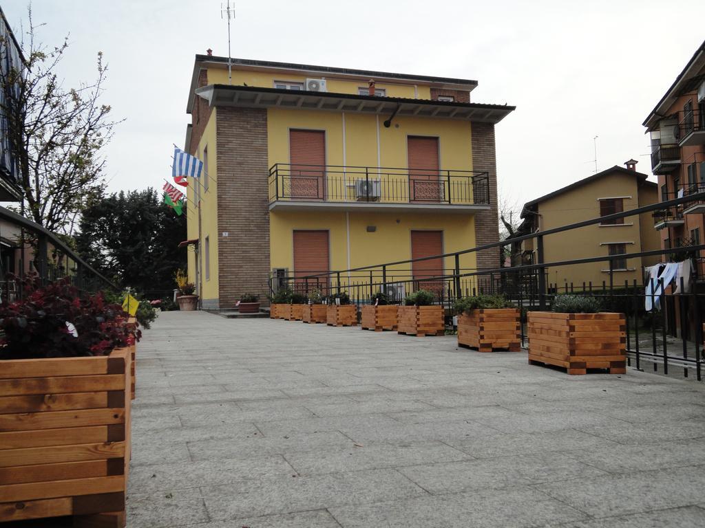 Pavia Ostello Exterior photo