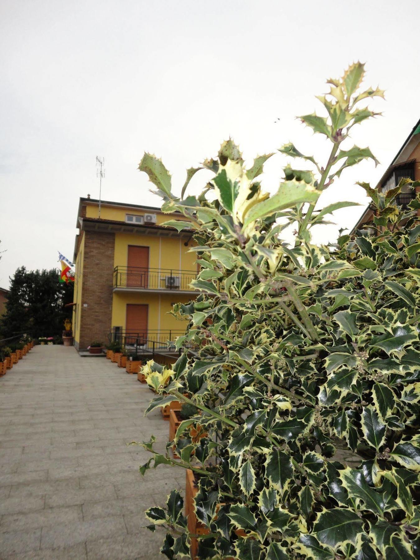 Pavia Ostello Exterior photo